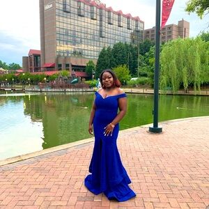 Royal blue prom dress (Fashion nova, size medium)
